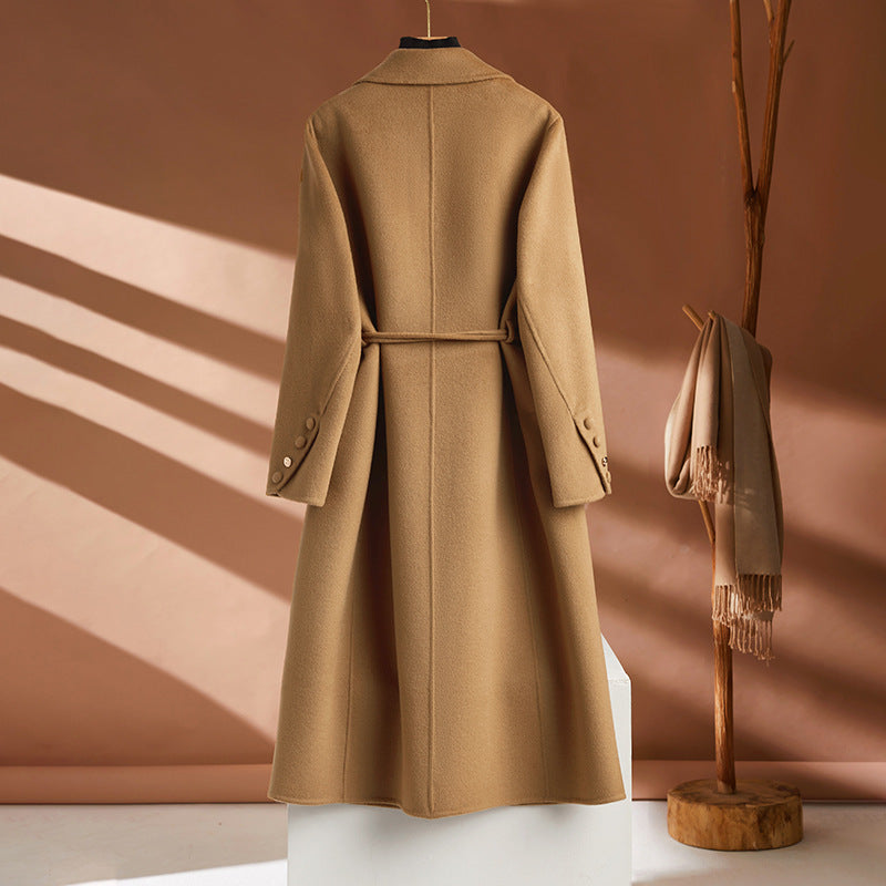 Manteau Long en Cachemire à Col Tailleur – Élégance Saisonnière