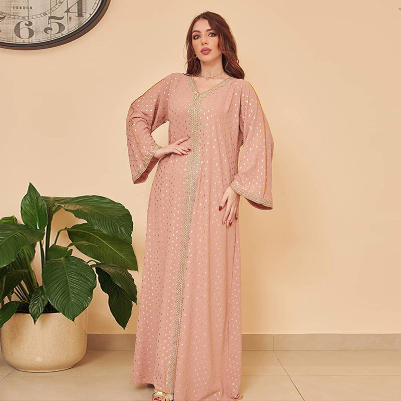 Robe longue en satin bronze à manches longues – Élégance intemporelle