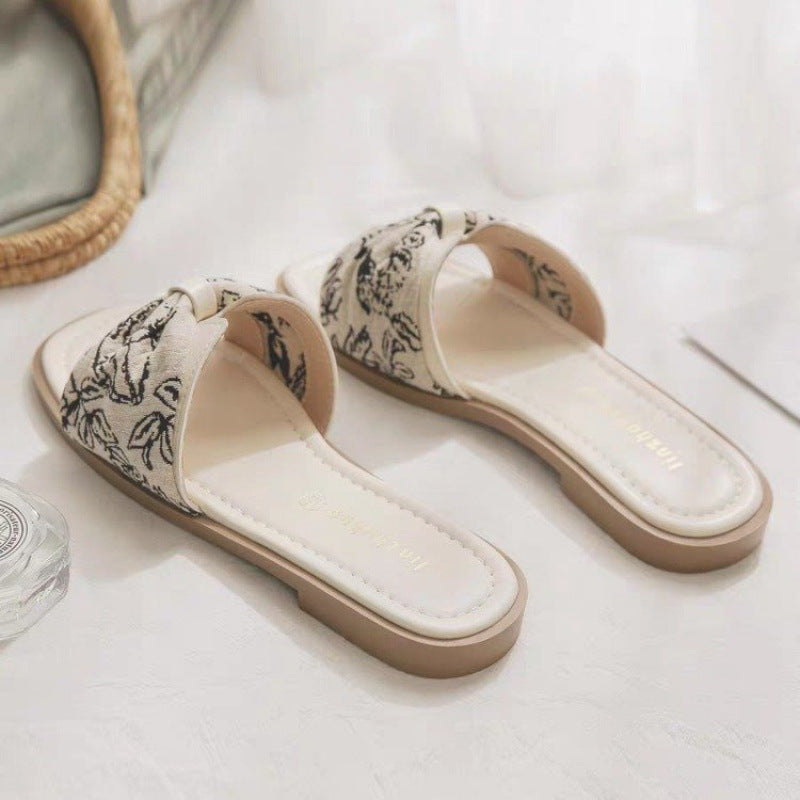 Sandales de Style Françaises avec Jupe – Élégance et Confort