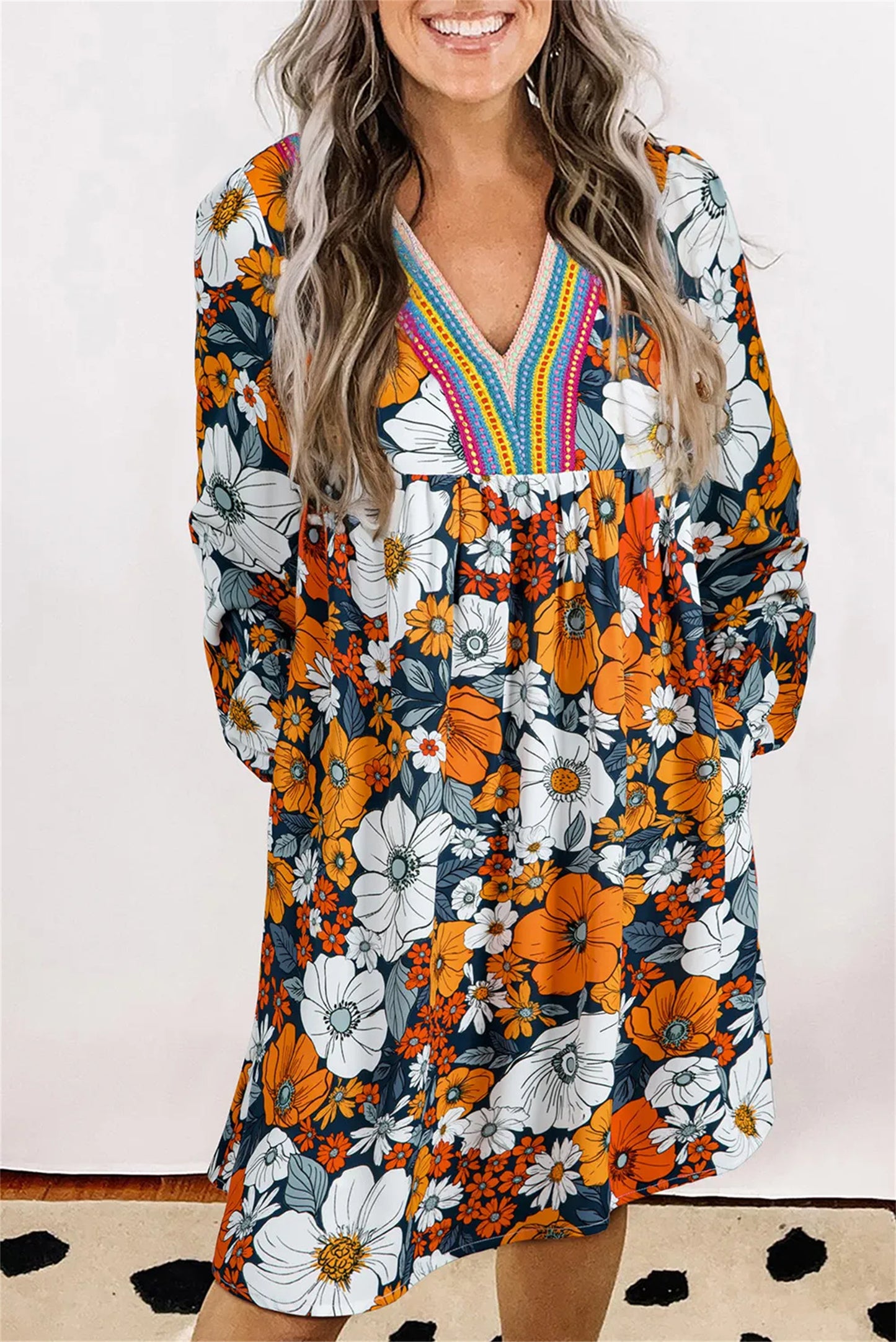 Robe Mini Orange à Imprimé Floral et Dentelle – Élégance Bohème