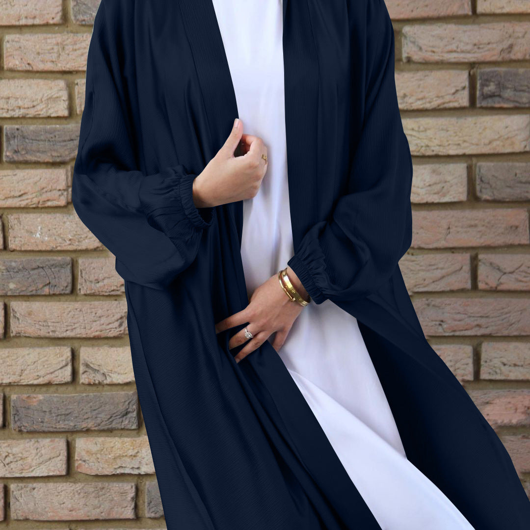 Cardigan-Robe en Satin à Manches Bouffantes – Élégance Contemporaine