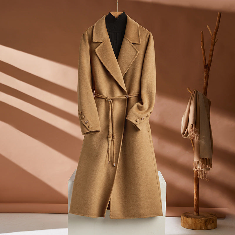 Manteau Long en Cachemire à Col Tailleur – Élégance Saisonnière