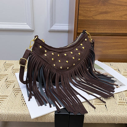 Sac à Bandoulière Rétro avec Glands et Rivets – Élégance Bohème