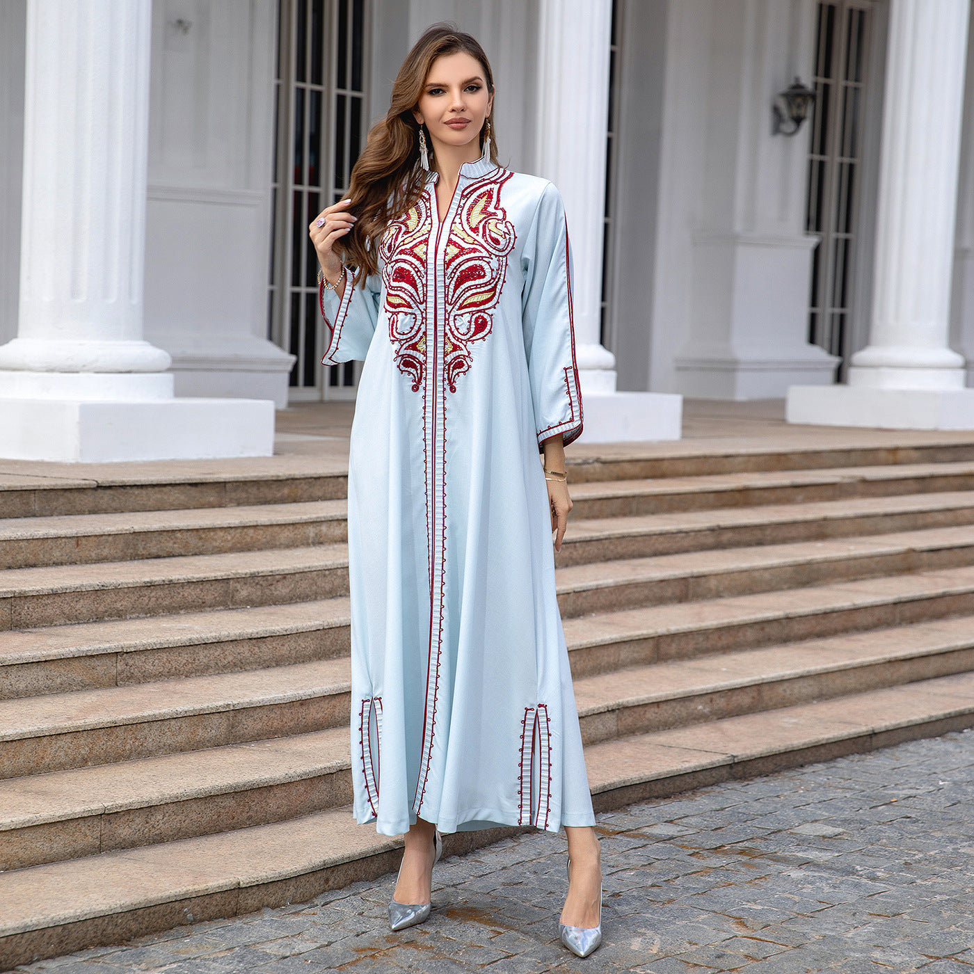 Robe Brodée Élégante – Chic Moderne pour Toutes Occasions