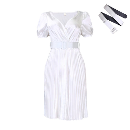 Robe d’Été à Col V Cintrée et Plissée – Élégance Européenne & Américaine