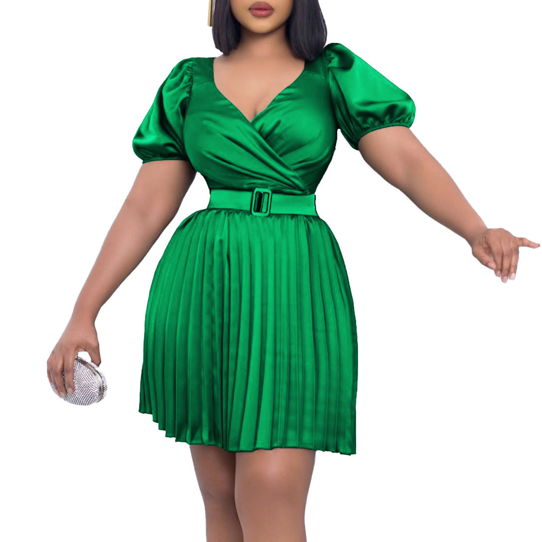 Robe d’Été à Col V Cintrée et Plissée – Élégance Européenne & Américaine