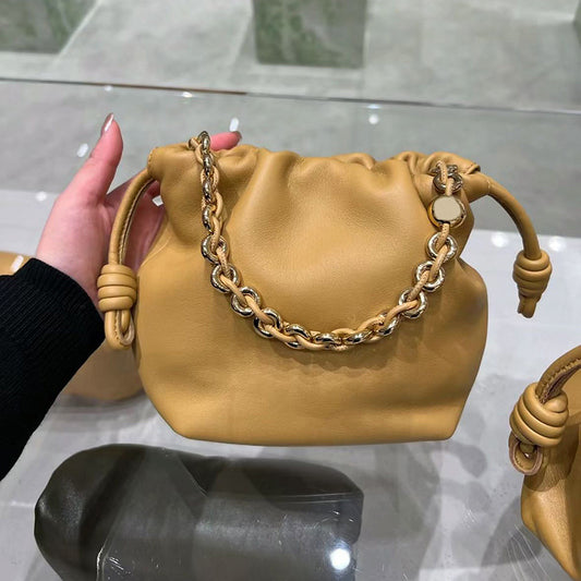 Sac à Bandoulière en Cuir Vachette – Élégance Contemporaine