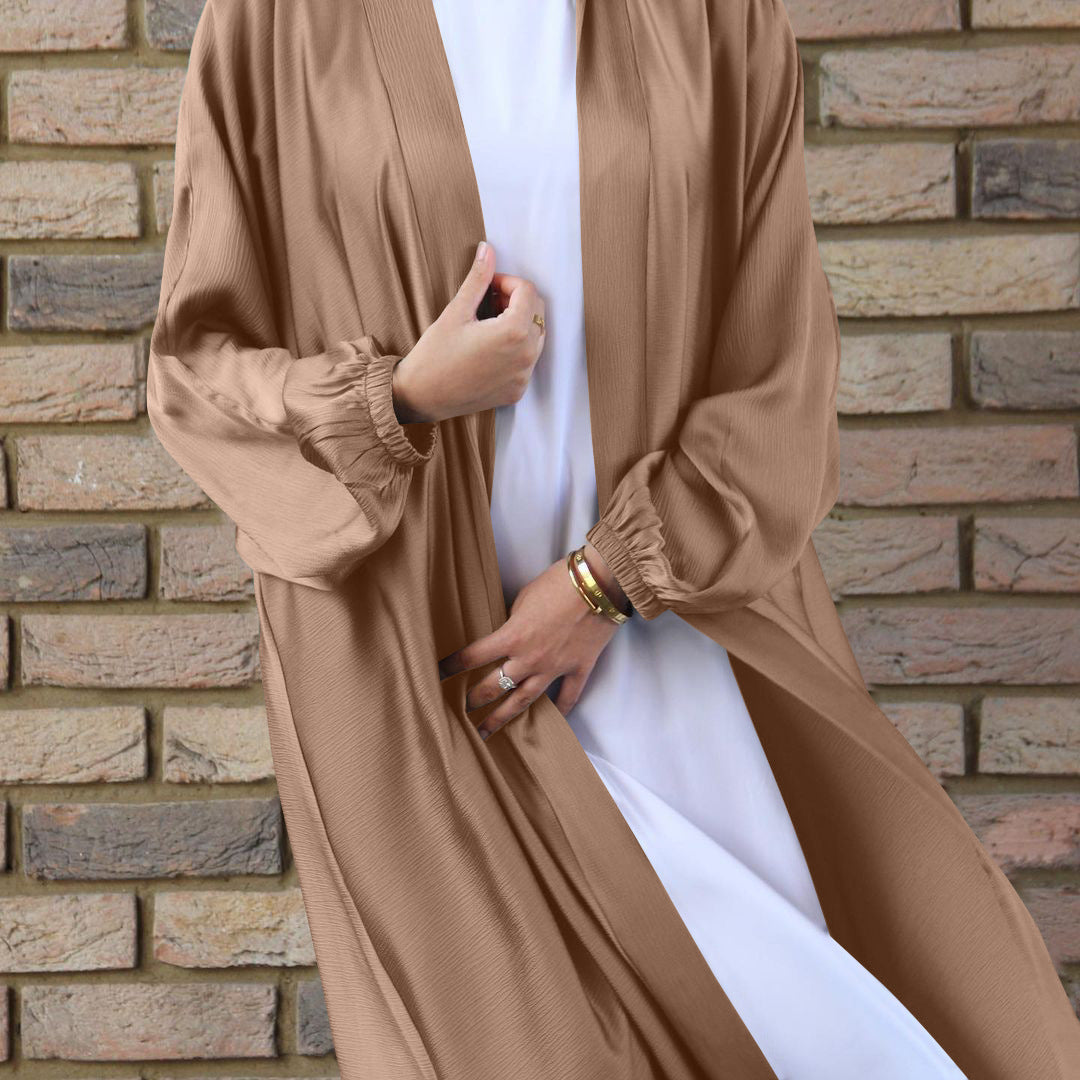 Cardigan-Robe en Satin à Manches Bouffantes – Élégance Contemporaine
