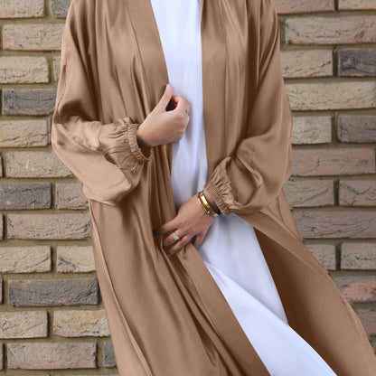 Cardigan-Robe en Satin à Manches Bouffantes – Élégance Contemporaine