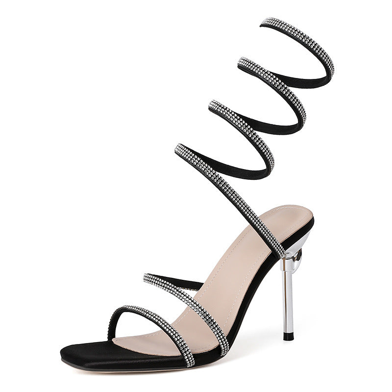 Sandales à Talon Aiguille avec Design Serpent en Strass – Élégance et Audace