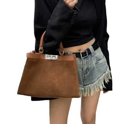 Sac à Bandoulière en Cuir Végétal – Élégance et Fonctionnalité