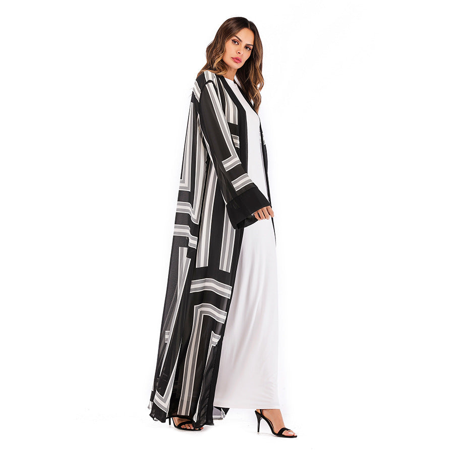 Cardigan en dentelle à rayures – Élégance et légèreté