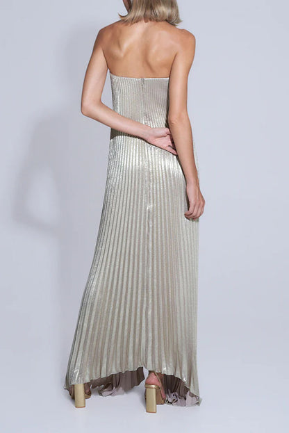 Robe Longue Sans Bretelles à Ourlet Volumineux – Élégance et Fluidité