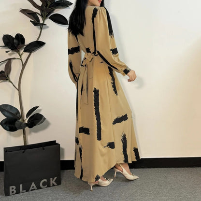 Robe Longue Satinée à Manches Longues – Élégance et Confort