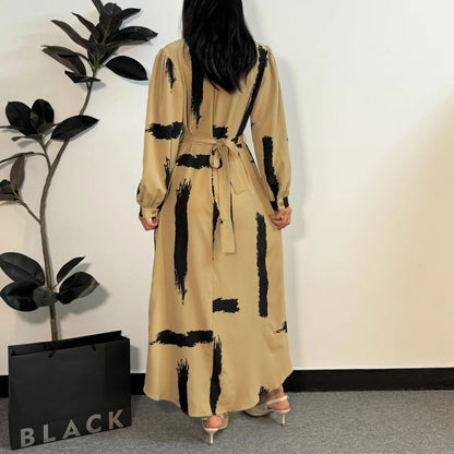 Robe Longue Satinée à Manches Longues – Élégance et Confort