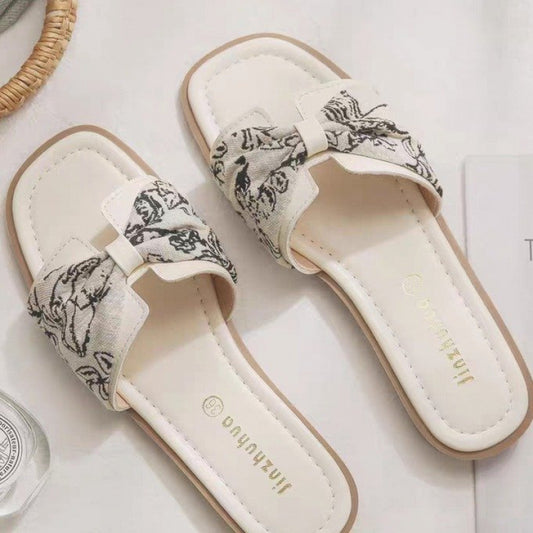 Sandales de Style Françaises avec Jupe – Élégance et Confort