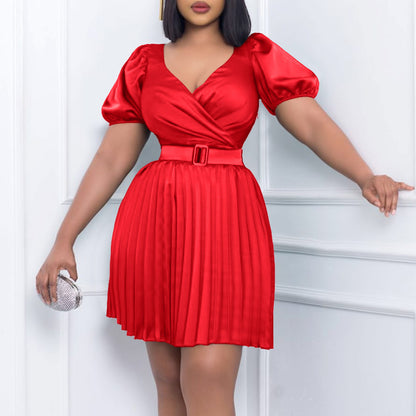 Robe d’Été à Col V Cintrée et Plissée – Élégance Européenne & Américaine