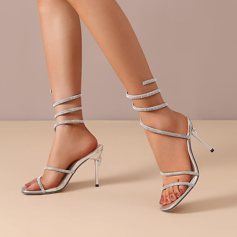 Sandales à Talon Aiguille avec Design Serpent en Strass – Élégance et Audace