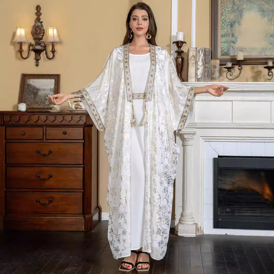 Robe Abaya en Satin à Manches Bouffantes – Élégance Contemporaine