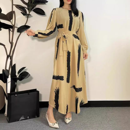 Robe Longue Satinée à Manches Longues – Élégance et Confort