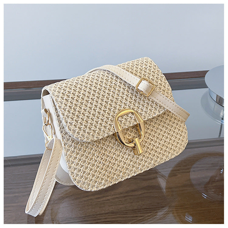 Sac à Bandoulière en Paille Tressée avec Fermeture à Verrou – Élégance Bohème
