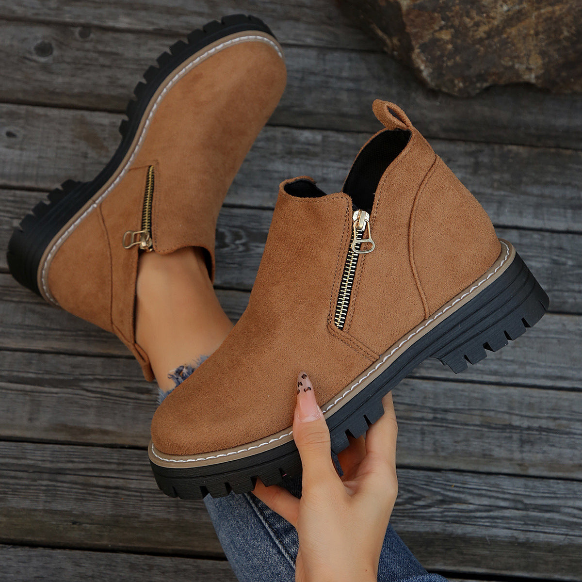 Bottines Chelsea en Daim – Élégance Automne-Hiver