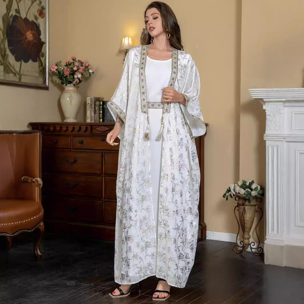 Robe Abaya en Satin à Manches Bouffantes – Élégance Contemporaine