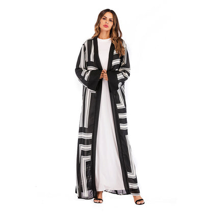 Cardigan en dentelle à rayures – Élégance et légèreté