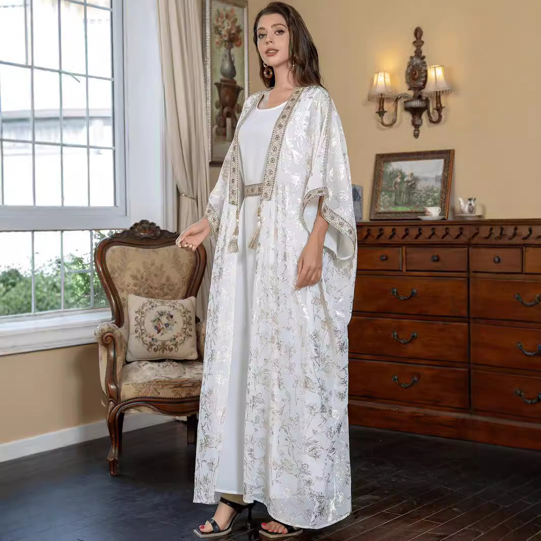 Robe Abaya en Satin à Manches Bouffantes – Élégance Contemporaine