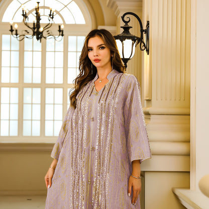 Robe Satinée à Sequins – Glamour et Raffinement
