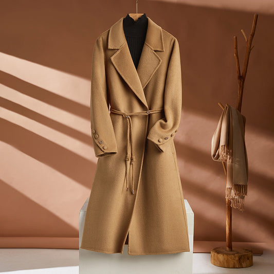 Manteau Long en Cachemire à Col Tailleur – Élégance Saisonnière