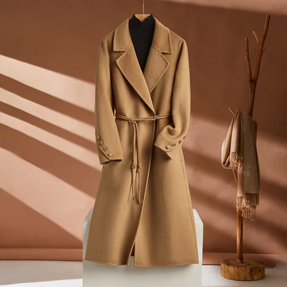 Manteau Long en Cachemire à Col Tailleur – Élégance Saisonnière