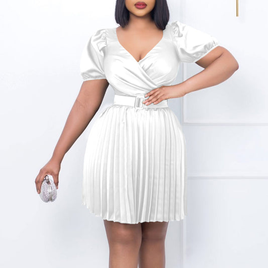 Robe d’Été à Col V Cintrée et Plissée – Élégance Européenne & Américaine