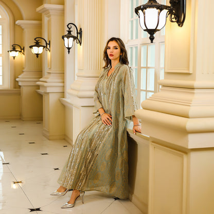 Robe Satinée à Sequins – Glamour et Raffinement
