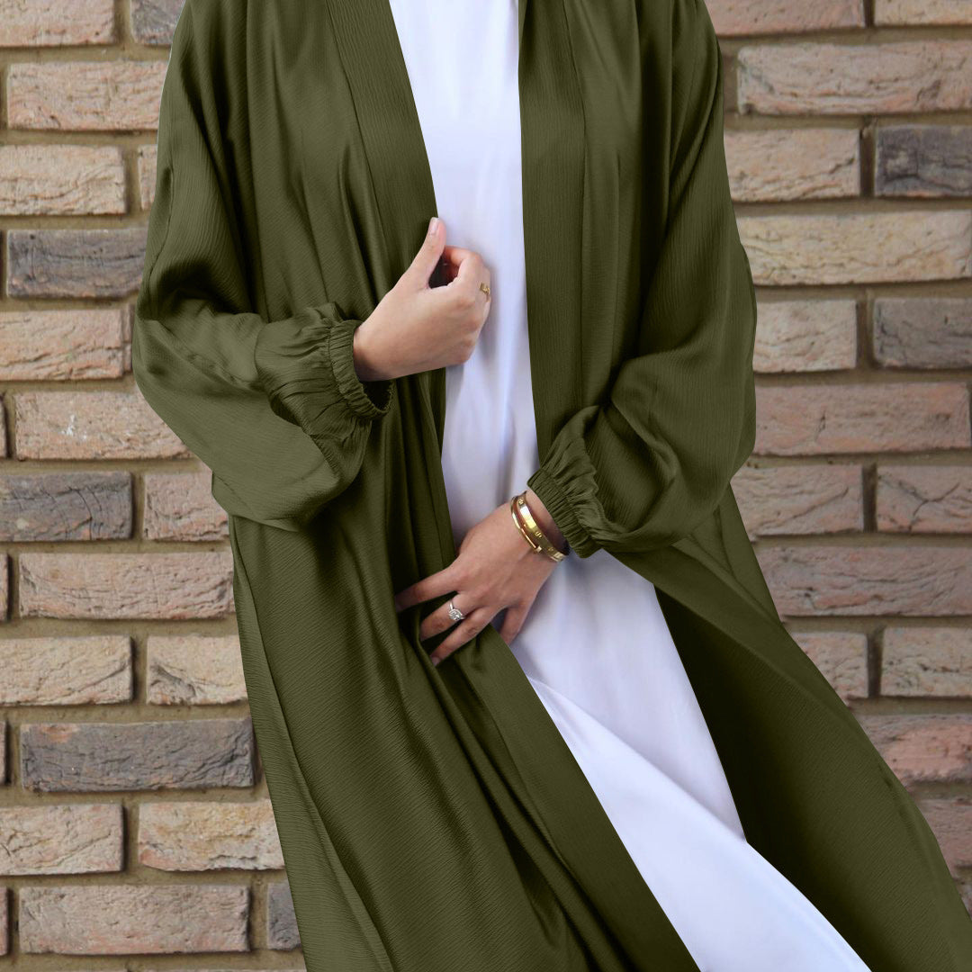 Cardigan-Robe en Satin à Manches Bouffantes – Élégance Contemporaine